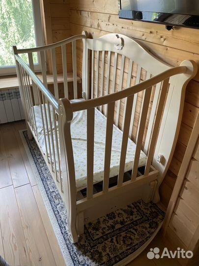 Комплект детская кровать и комод