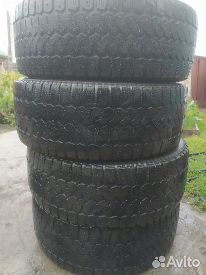 Yokohama Ice Guard Stud IG55 215/60 R16