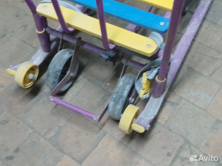 Детские санки на колесах