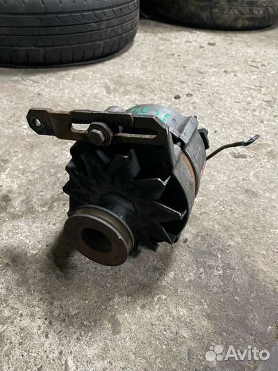 Генератор Audi 100 c4 2.0 AAE