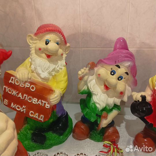 Статуэтка птицы