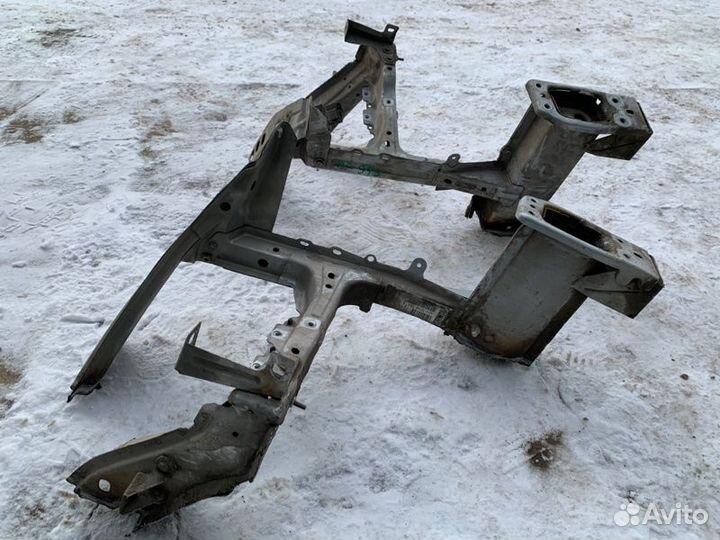 Передняя часть лонжерона Porsche Cayenne 955 957