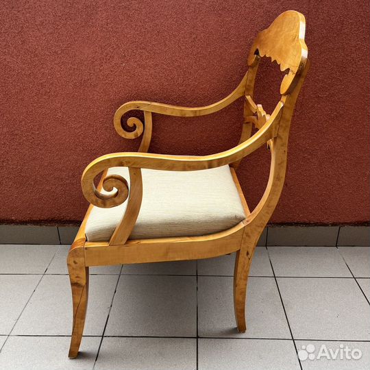 Антикварное кресло. Ампир. Европа