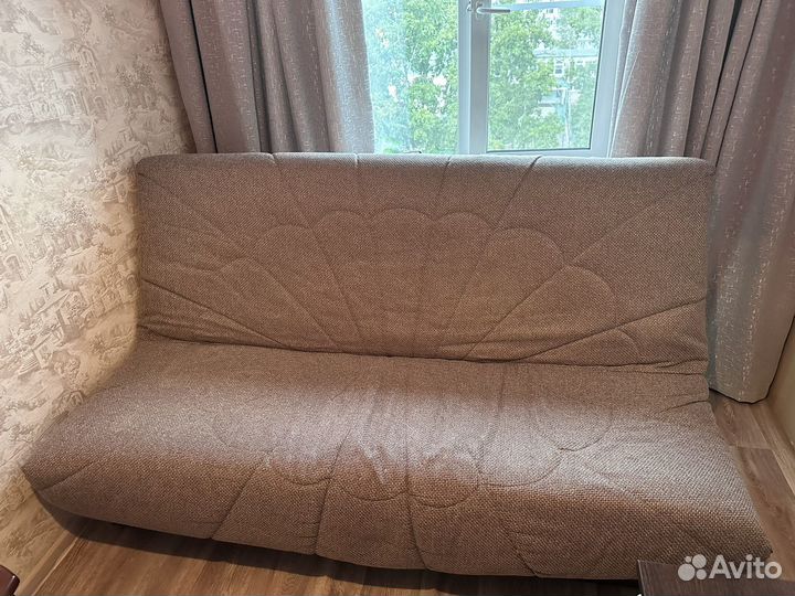 Диван