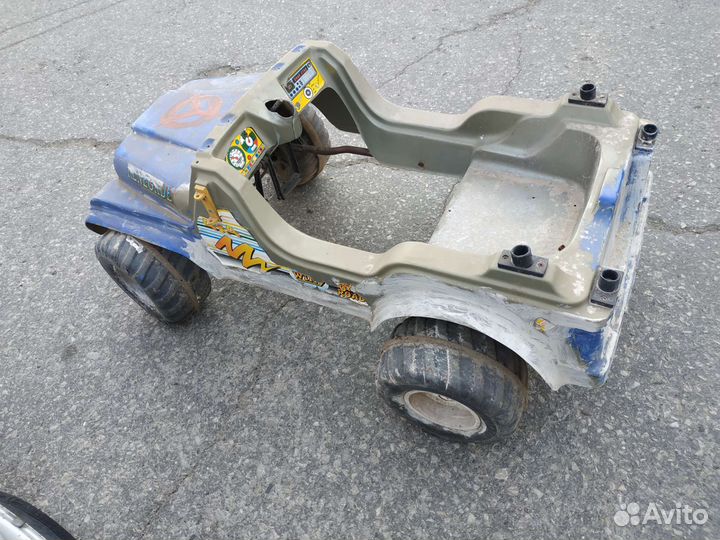 Детская педальная машина