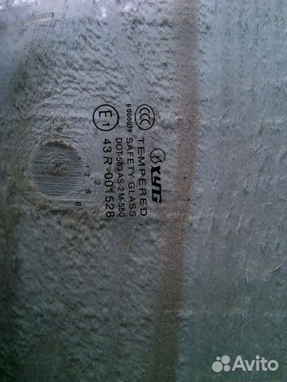 Стекло передние, левое MCU10 harrier RX300