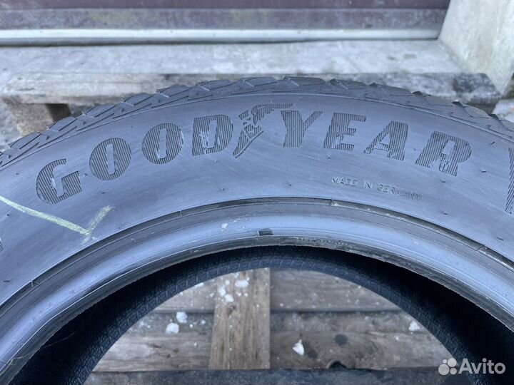 Goodyear Vector 4Seasons Gen-2 SUV 255/55 R18