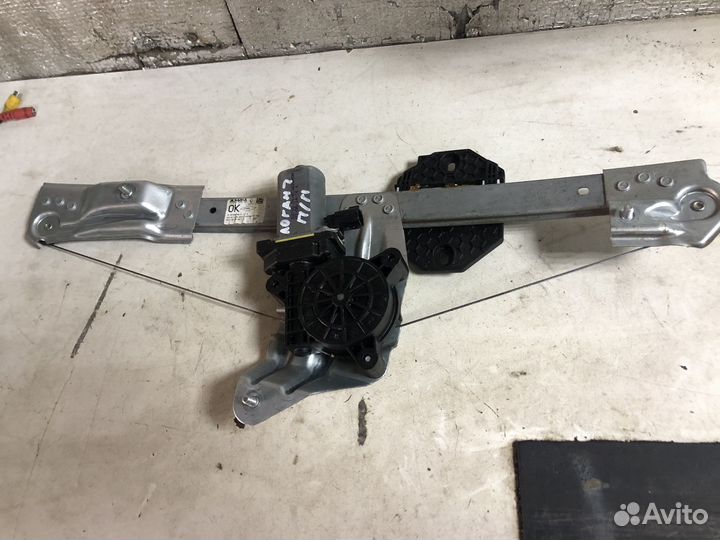 Передний стеклоподъемник Renault Logan 2