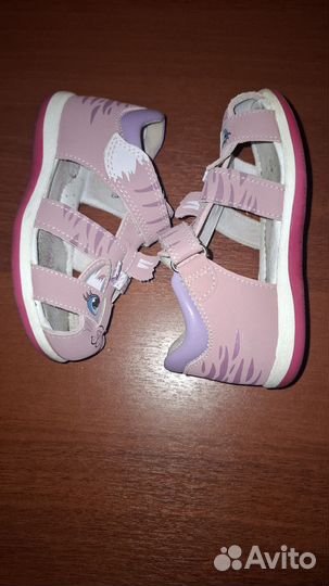 Сандалии на девочку 23 размер