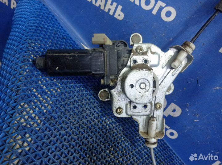 Передний левый стеклоподъемник Hyundai Accent