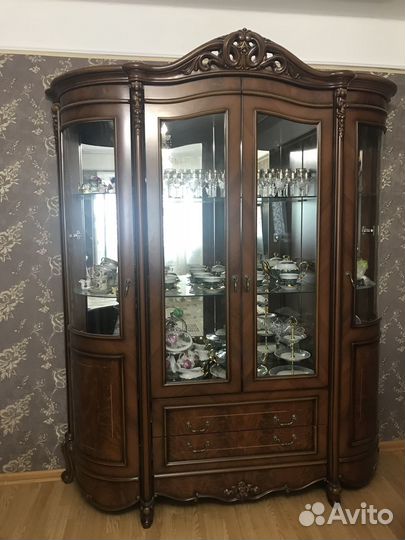 Буфеты серванты горки