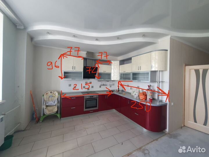 Кухонный гарнитур с техникой