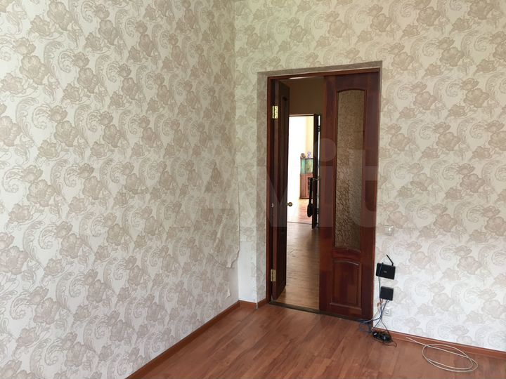 4-к. квартира, 101 м², 2/4 эт.