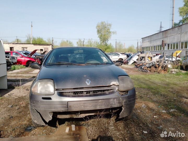 Автомобиль в разборе Renault clio 1.4 2002