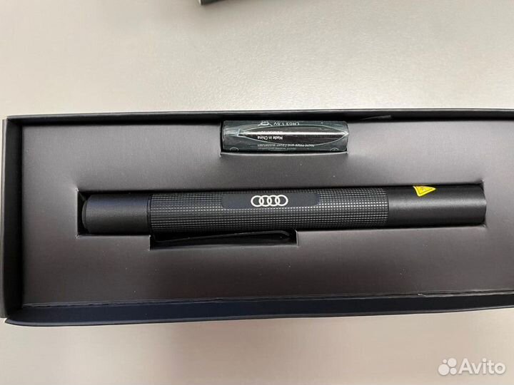 Светодиодный карманный фонарь Audi арт 8R0052001E