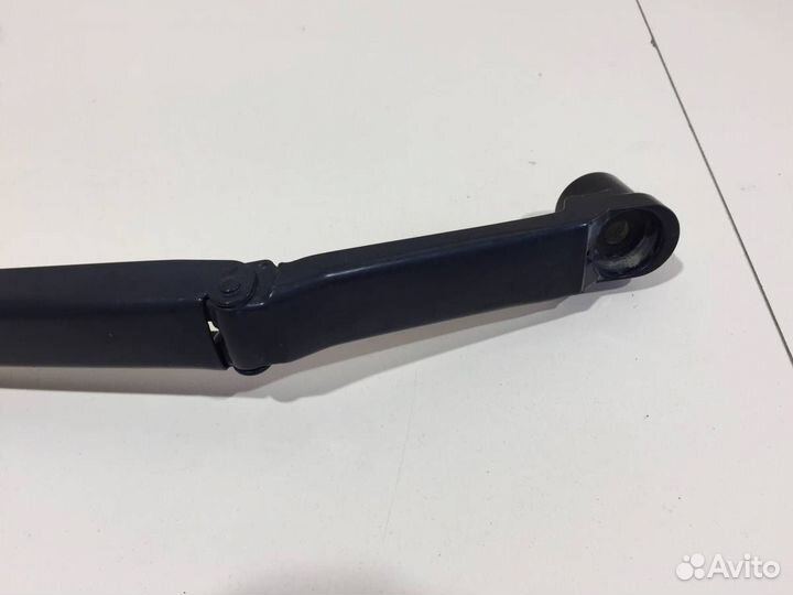 Поводок стеклоочистителя передний правый Mazda CX