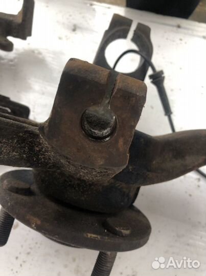 Ford Focus кулак поворотный передний