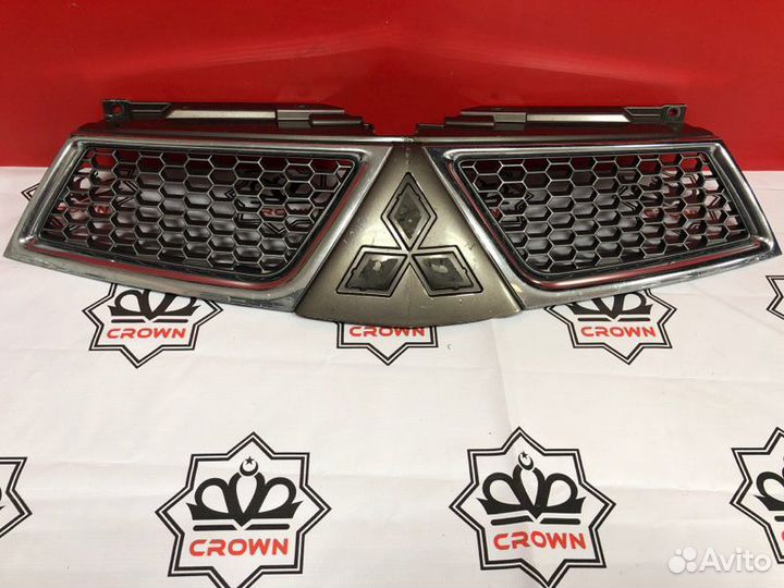 Решетка радиатора Mitsubishi L200 2006-2015