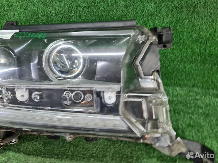 Фара правая Toyota Land Cruiser