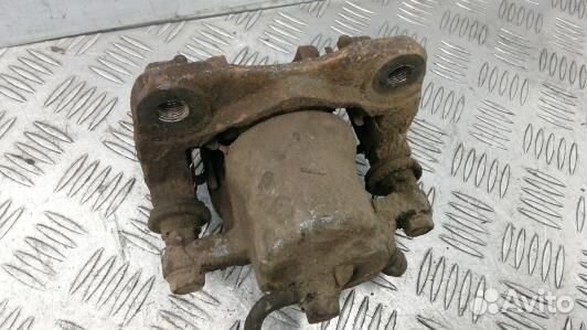 Суппорт тормозной задний правый toyota RAV 4 ZSA3