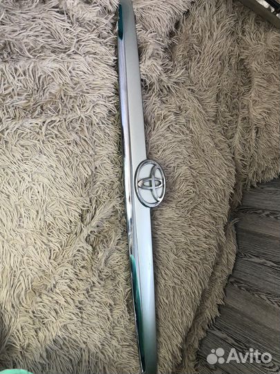 Рест планка багажника Toyota mark110