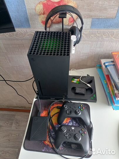 Продам приставку xbox series X