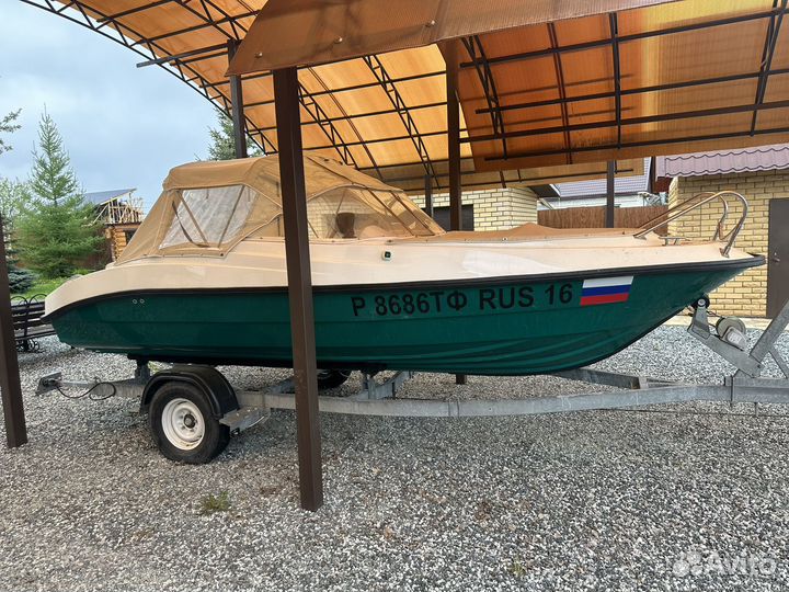 Катер с прицепом