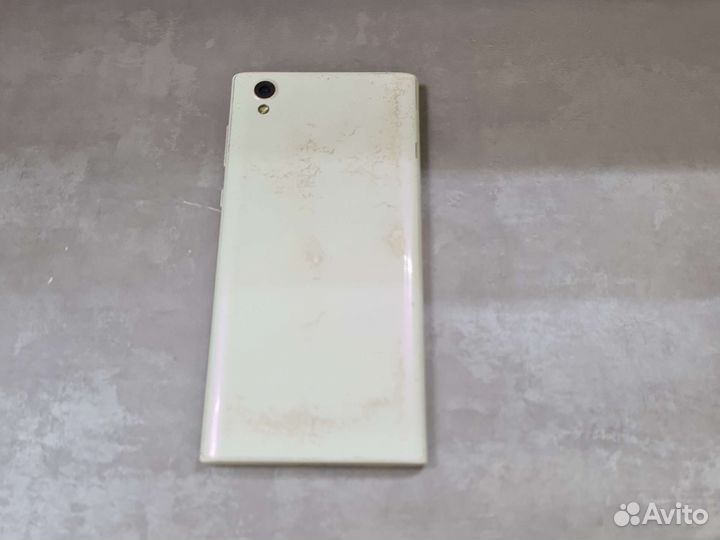 Телефон Sony xperia L1