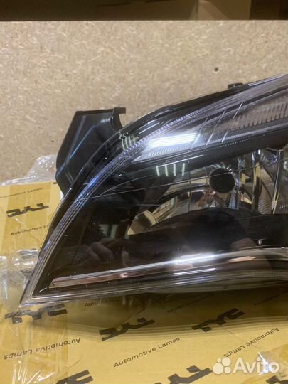 Фара Opel Astra J 2012-2015 TYC