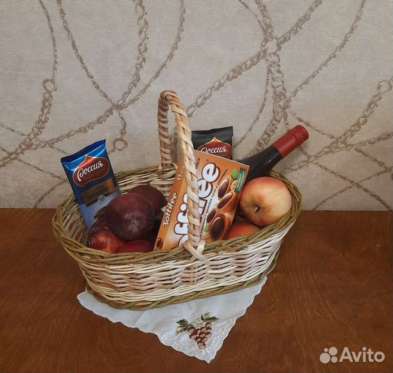 Корзина подарочная, пасхальная, упаковка,подарок