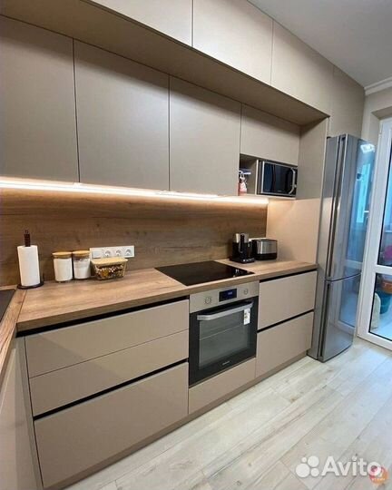 Кухня новая стильная