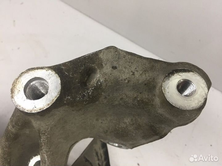 Кулак поворотный задний левый (Volkswagen Passat)