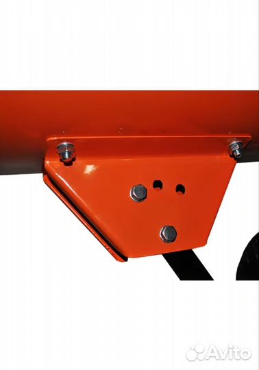 Скребок для снега на колесах