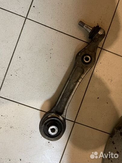 Поперечный рычаг Mercedes-Benz W222 А2223303307