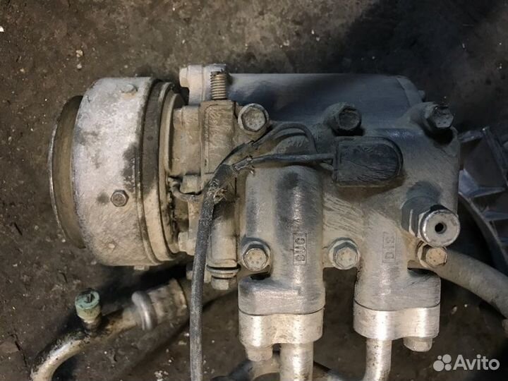 Компрессор кондиционера Mitsubishi Libero CD2V