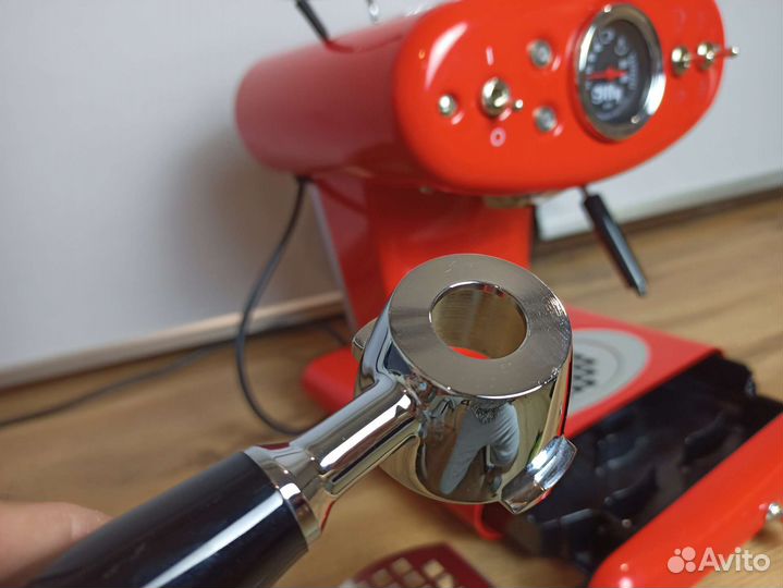 Кофемашина капсульная illy X1