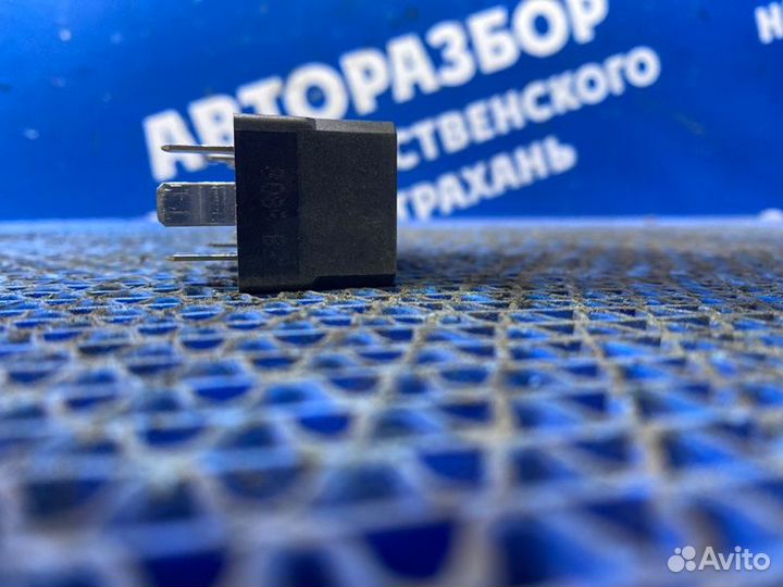 Реле Opel Astra H универсал Z18XER 2012