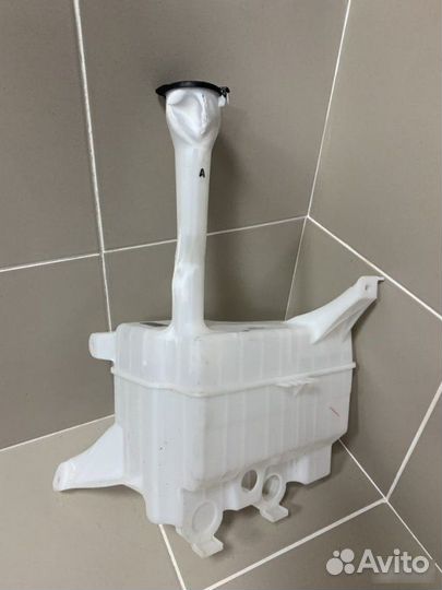 Бачок стеклоомывателя Toyota Camry V50