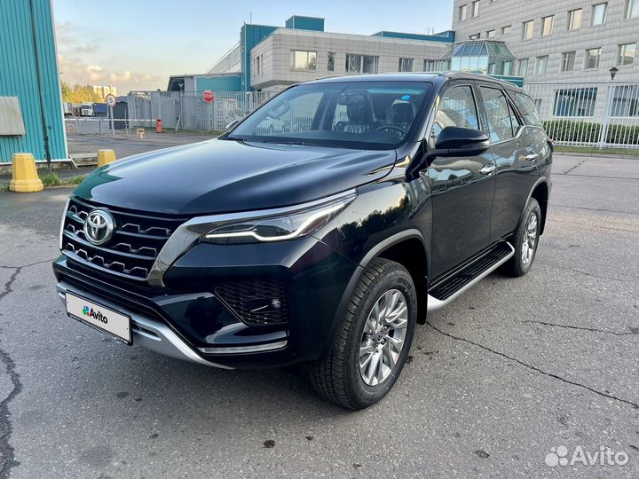 Toyota Fortuner 2.8 AT, 2022, 25 км