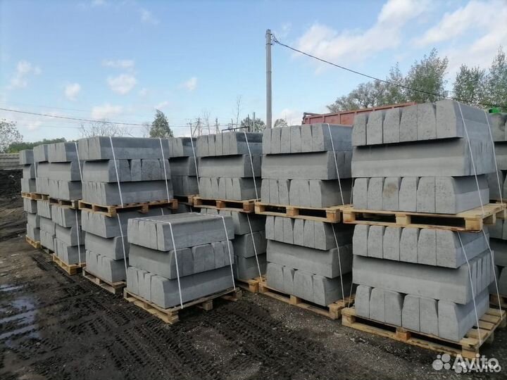 Бордюрный камень бр100.30.15 (серый)