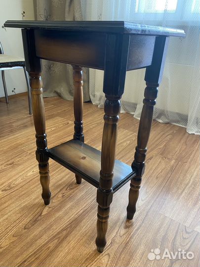 Консольный стол/ подставка под цветы