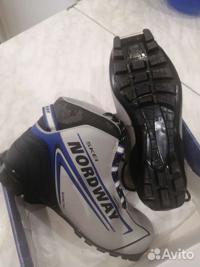 Лыжные ботинки