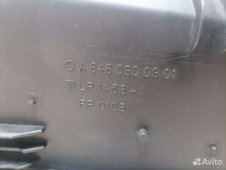 Корпус воздушного фильтра Mercedes W203