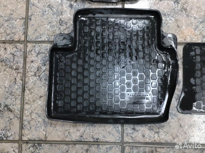 Автомобильные коврики резиновые