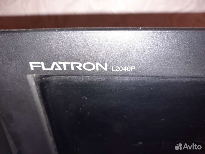 Монитор LG Flatron L2040p