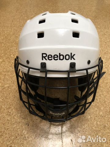 Хоккейный шлем