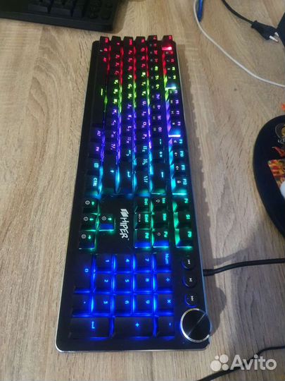 Игровая клавиатура с подсветкой