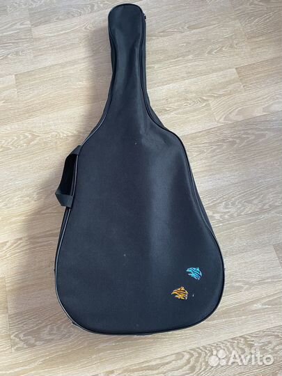 Классическая гитара шестиструнная