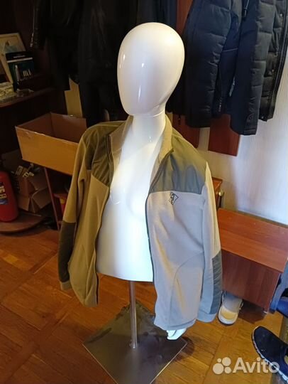 Манекен на подставке