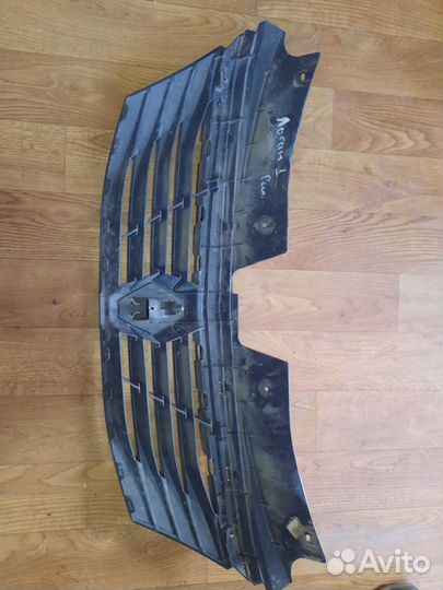 Решетка радиатора Logan 1